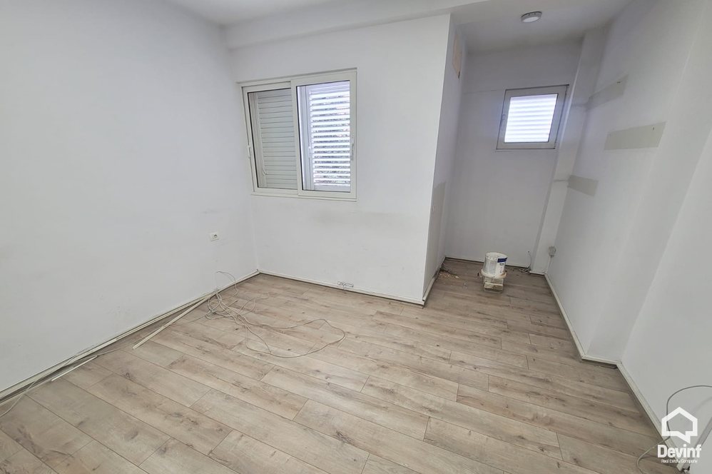 Tirane Qera Apartament 3+1 Zyre ne Rrugen Myslym Shyri apartament zyre