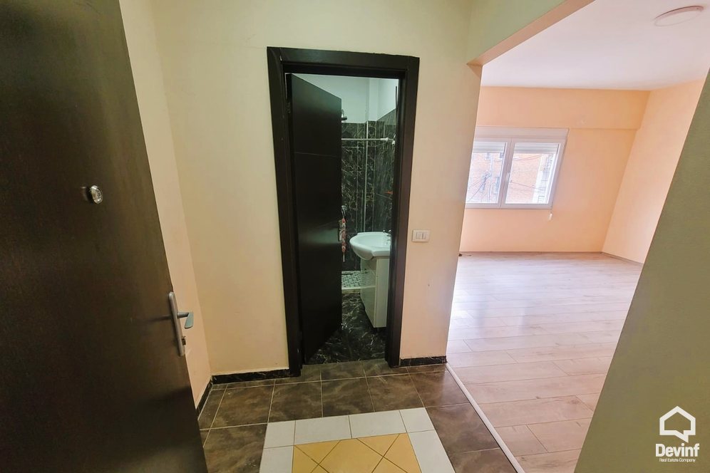 Tirane Qera Apartament 1+1 Apartament ose zyre me qira ne Rrugen Myslym Shyri apartament zyre
