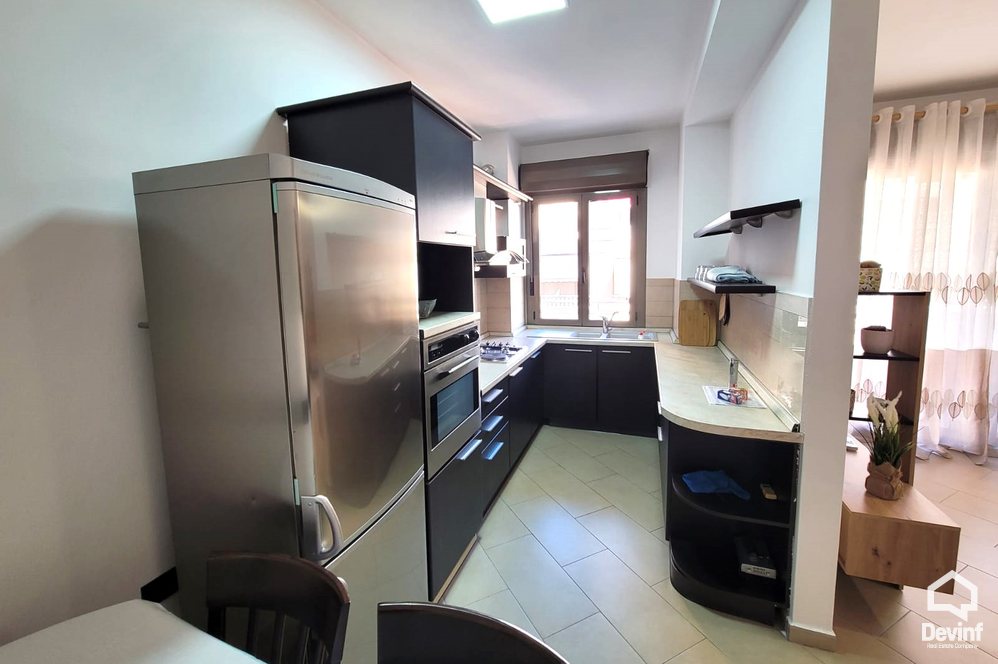 Tirane Qera Apartament 2+1 Apartament ne qender te Tiranes apartament