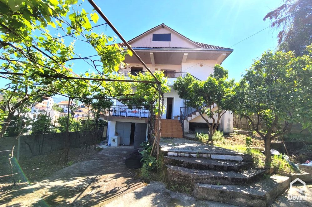 Tirane Qera Apartament 2+1+A Apartament ne vile, i cili ndodhet tek Rr. Mihal Grameno kat vile apartament