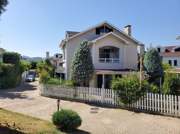 Vile Qera Vile ne kompleks vilash ne zonen e TEG