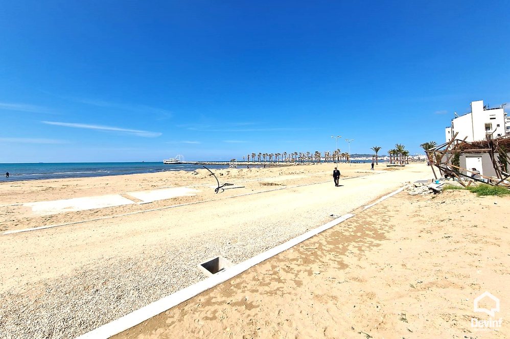 Durres For Sale Hotel  Pista Iliria, the second line of buildings on the beach bregdet turistike Hotel restorant