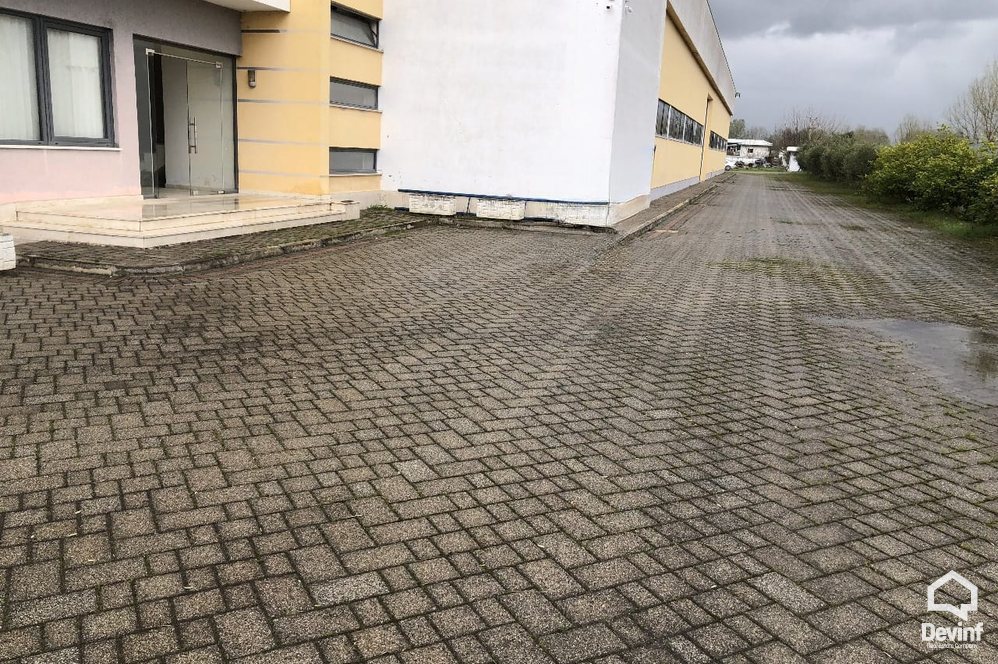 Tirane Shitje Magazine  Fushë-Krujë magazine industri