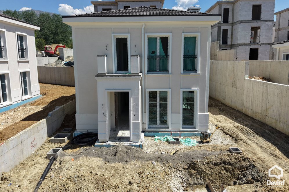 Tirane For Sale Villa  Residential Complex near the Lake of Farka Villa Residential Complex