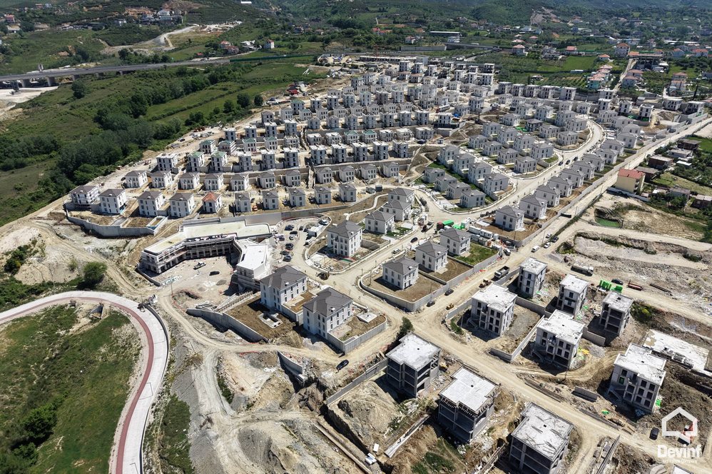Tirane For Sale Villa  Residential Complex near the Lake of Farka Villa Residential Complex