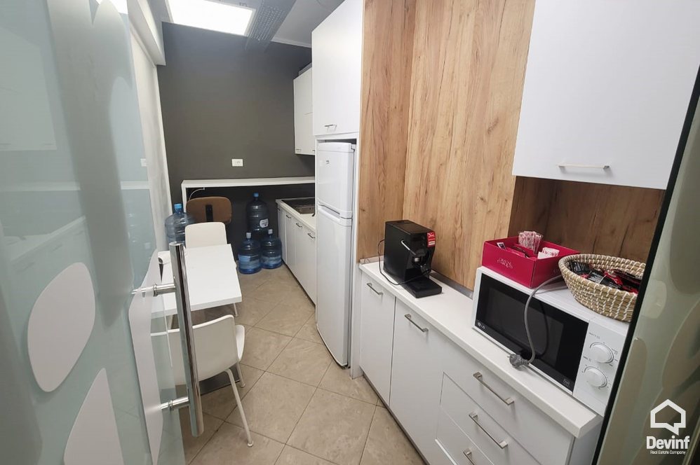 Tirane Qera Zyre  Zyre ne zonen e Bllokut zyre