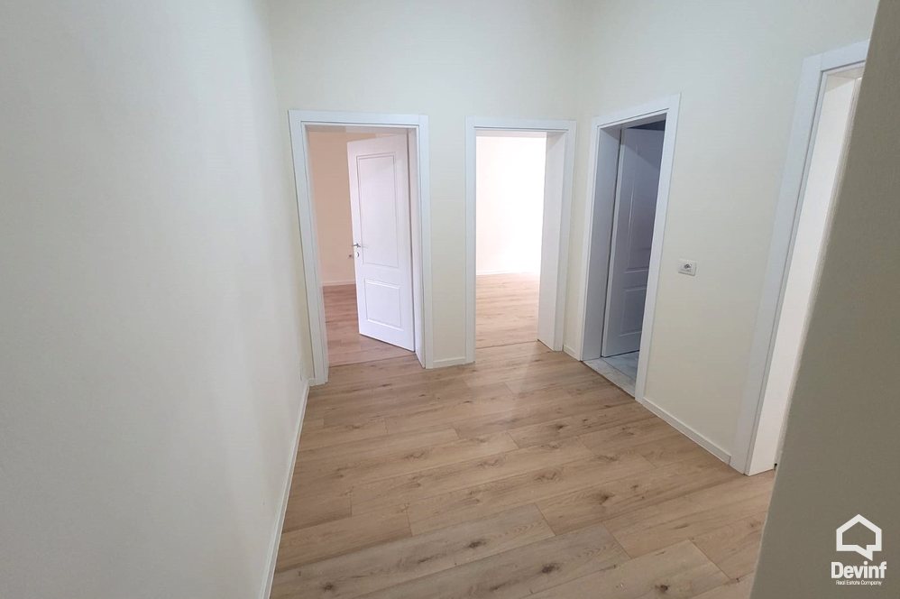 Tirane Qera Zyre 2+1 Bulevardi Bajram Curri, prane Gjykates se Rrethit Tirane apartament zyre qender estetike