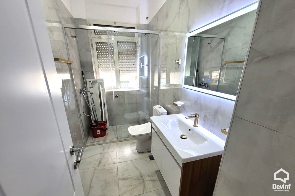 Tirane Qera Zyre 2+1 Bulevardi Bajram Curri, prane Gjykates se Rrethit Tirane apartament zyre qender estetike
