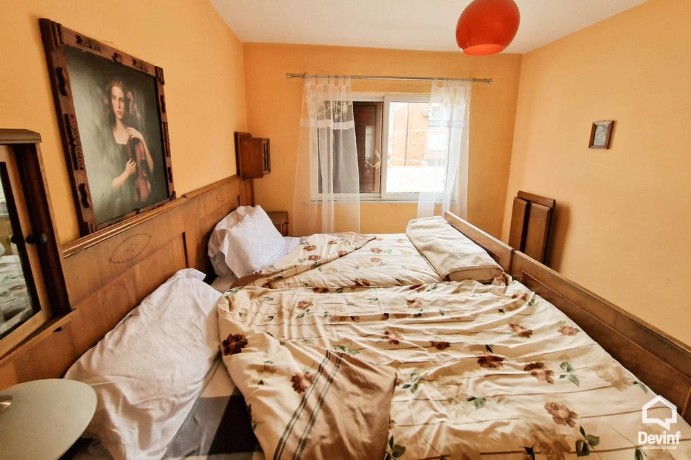 Tirane For Sale Apartment 3+1 4 Deshmoret street, near the Partizani High School Apartment