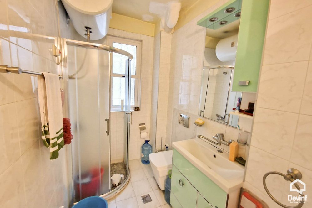 Tirane For Sale Apartment 3+1 4 Deshmoret street, near the Partizani High School Apartment