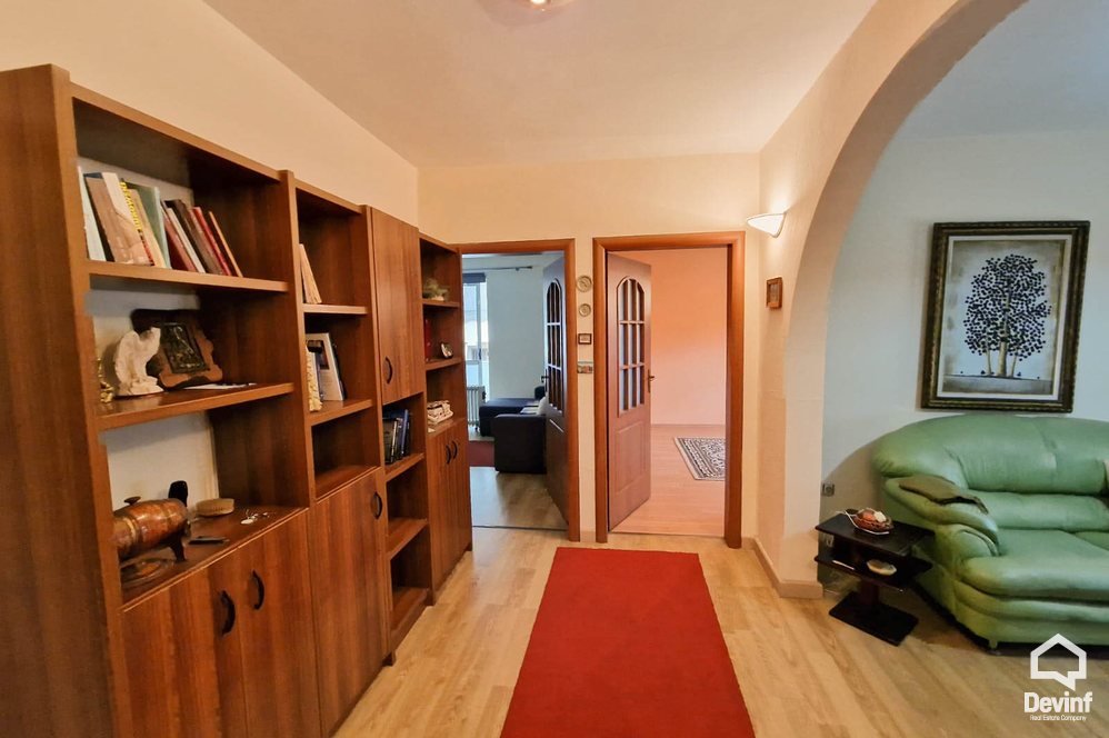 Tirane For Sale Apartment 3+1 4 Deshmoret street, near the Partizani High School Apartment