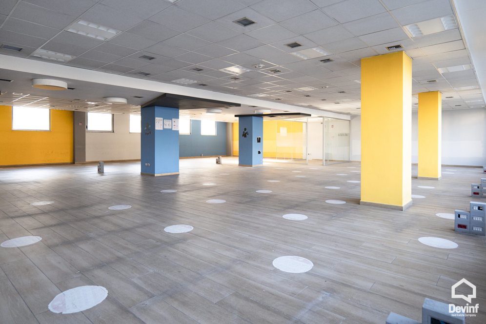 Tirane For Rent Shop  Ali Demi Street Office klinike spitalore Shop klinike dentare call center