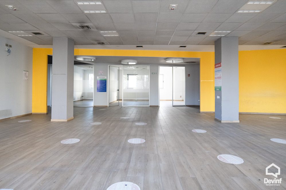 Tirane For Rent Shop  Ali Demi Street Office klinike spitalore Shop klinike dentare call center