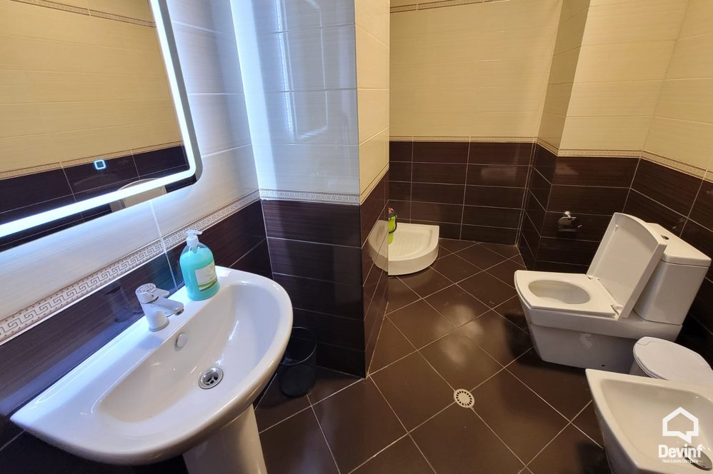 Tirane Qera Zyre 2+1 Zyre prane Stadiumit Selman Stermasi apartament zyre