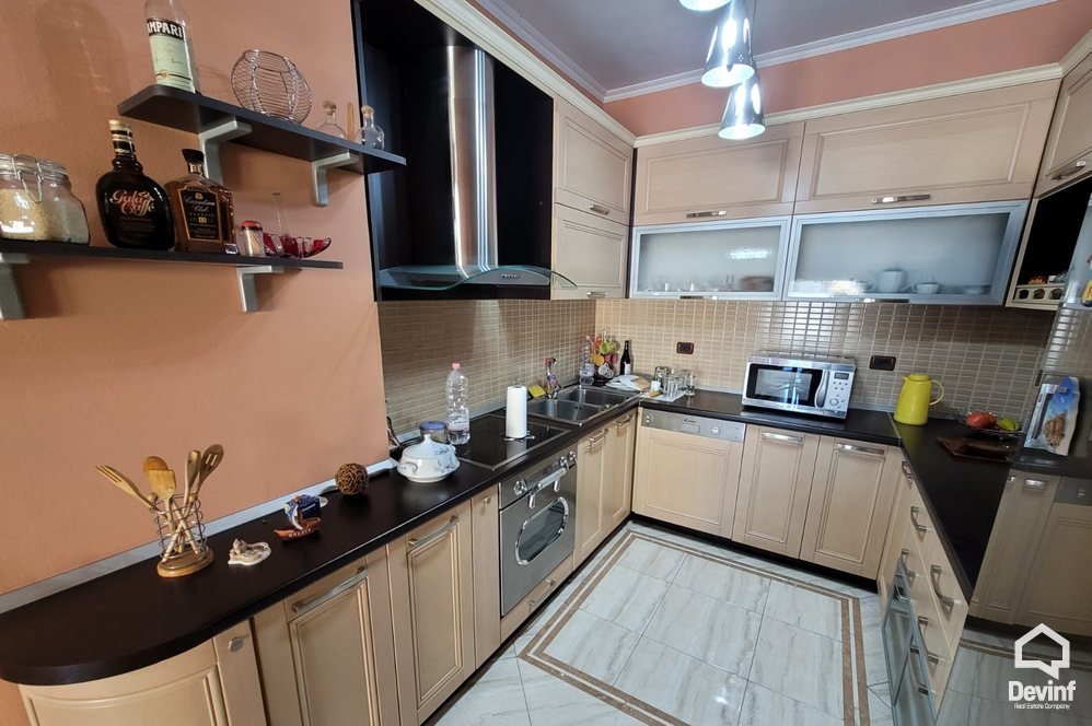 Tirane Qera Apartament 3+1+A Apartament ne Rr. Myslym Shyri apartament