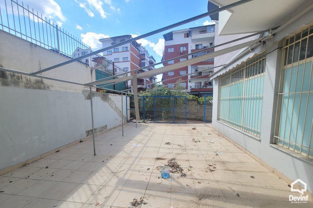 Tirane For Rent Shop  Shop in Fresku area, Dajt Shop Warehouse pasticeri call center punishte furre buke fasoneri