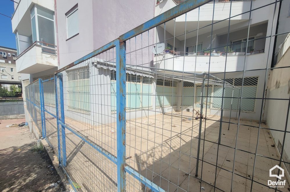 Tirane For Rent Shop  Shop in Fresku area, Dajt Shop Warehouse pasticeri call center punishte furre buke fasoneri