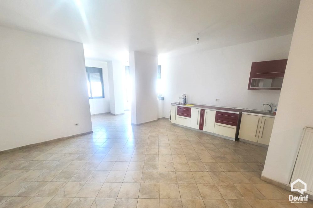 Tirane Qera Apartament 3+1 Zyre me qira prane Sheshit Skenderbej apartament zyre qender masazhi qender estetike