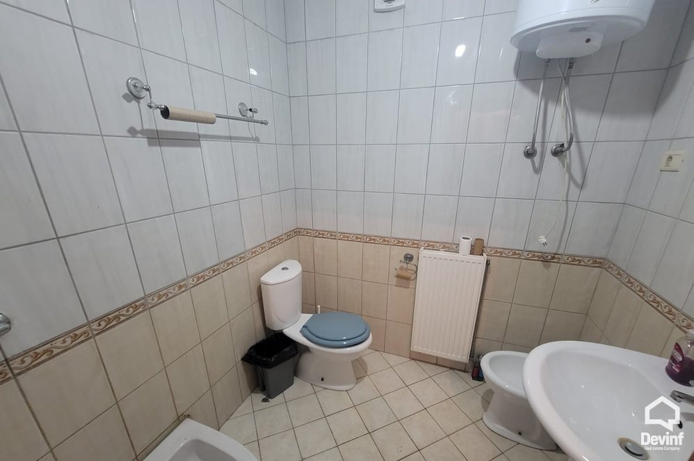 Tirane Qera Apartament 3+1 Zyre me qira prane Sheshit Skenderbej apartament zyre qender masazhi qender estetike