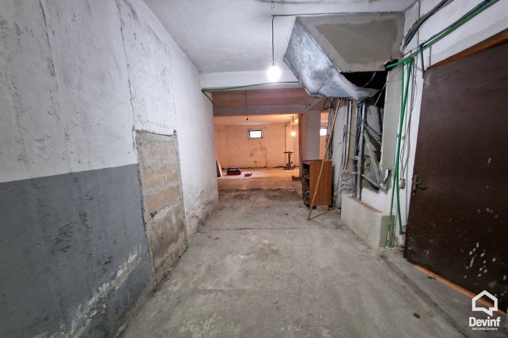 Tirane For Sale Basement/Garage  Zhan D ark boulevard, near the Court of Appeals Warehouse market servis Parking punishte