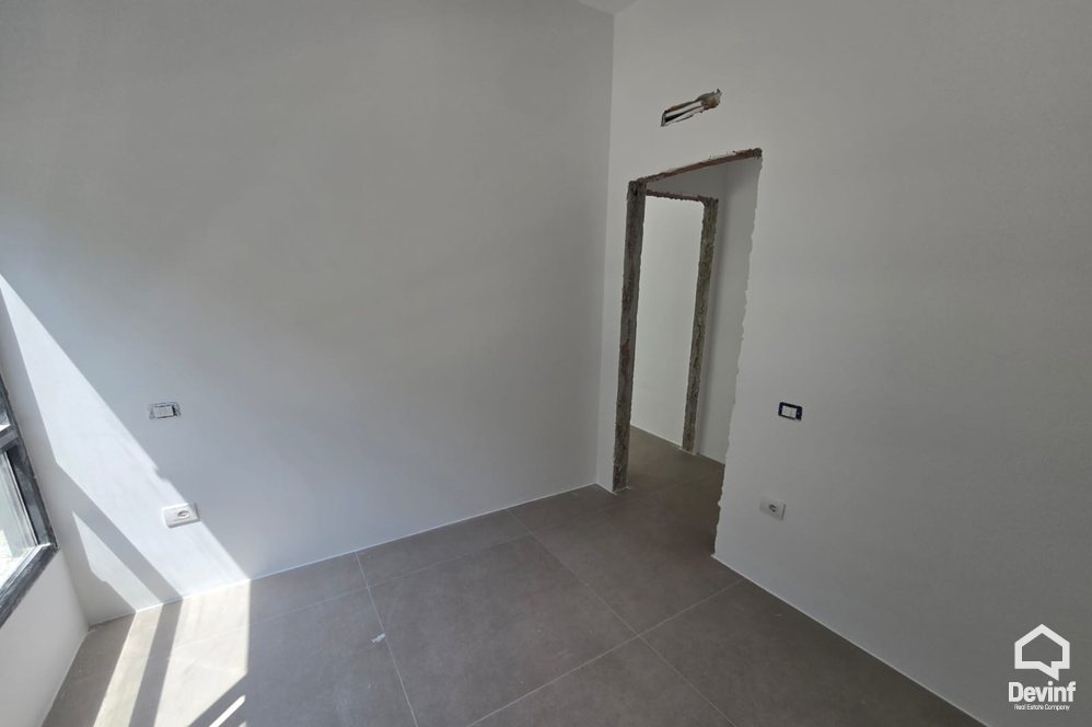 Tirane Qera Apartament 2+1 Apartament/zyre ne Rrugen 5 Maji apartament zyre klinike laborator mjekesor laborator