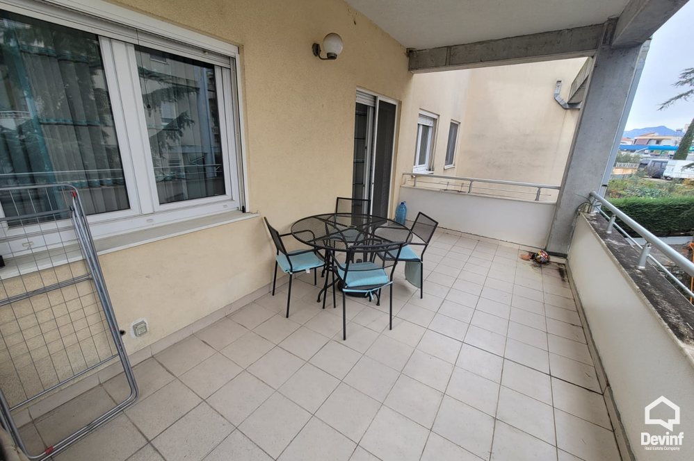 Tirane For Rent Apartment 3+1+G A 3+1 apartment in a residential compound, only 10 minutes from the center of Tirana Apartment Residential Complex