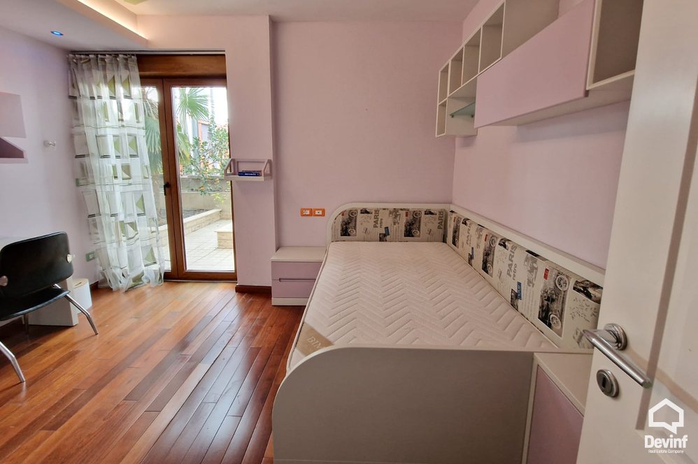 Tirane Shitje Apartament 4+1 Prane Sheshit Avni Rustemi apartament penthouse