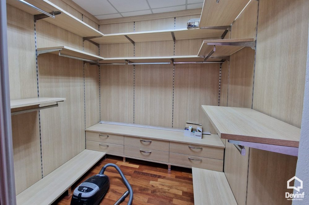 Tirane Shitje Apartament 4+1 Prane Sheshit Avni Rustemi apartament penthouse