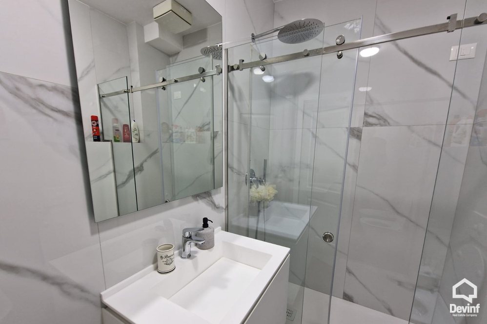Tirane Shitje Apartament 4+1 Prane Sheshit Avni Rustemi apartament penthouse