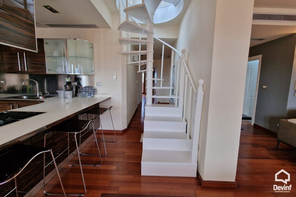 Tirane Shitje Apartament 4+1 Prane Sheshit Avni Rustemi apartament penthouse
