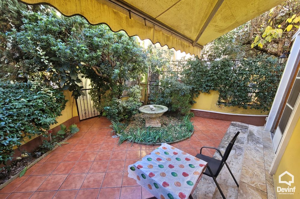 Tirane Qera Apartament 2+1 Apartament ne vile qe ndodhet ne qender te Tiranes apartament kat vile