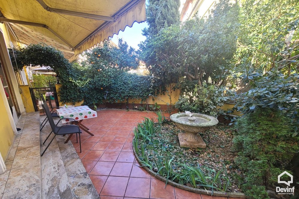 Tirane Qera Apartament 2+1 Apartament ne vile qe ndodhet ne qender te Tiranes apartament kat vile