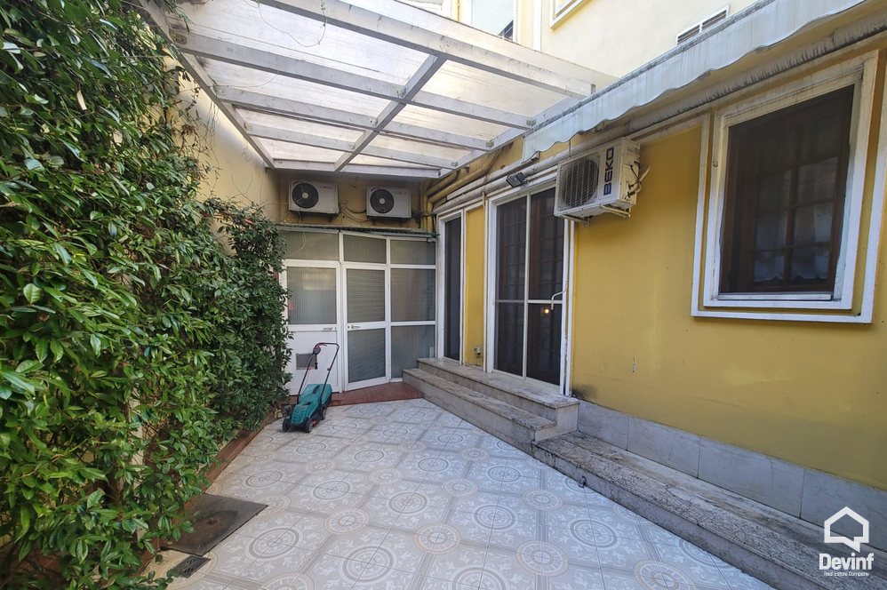 Tirane Qera Apartament 2+1 Apartament ne vile qe ndodhet ne qender te Tiranes apartament kat vile