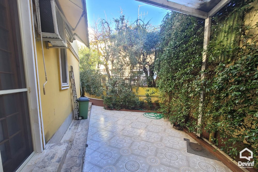 Tirane Qera Apartament 2+1 Apartament ne vile qe ndodhet ne qender te Tiranes apartament kat vile