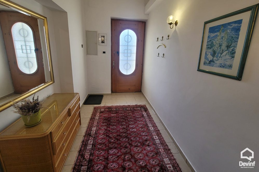 Tirane Qera Apartament 2+1 Apartament ne vile qe ndodhet ne qender te Tiranes apartament kat vile