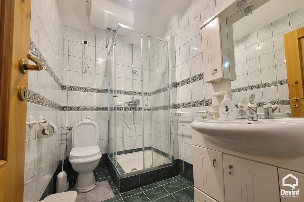 Tirane Qera Apartament 2+1 Apartament ne vile qe ndodhet ne qender te Tiranes apartament kat vile