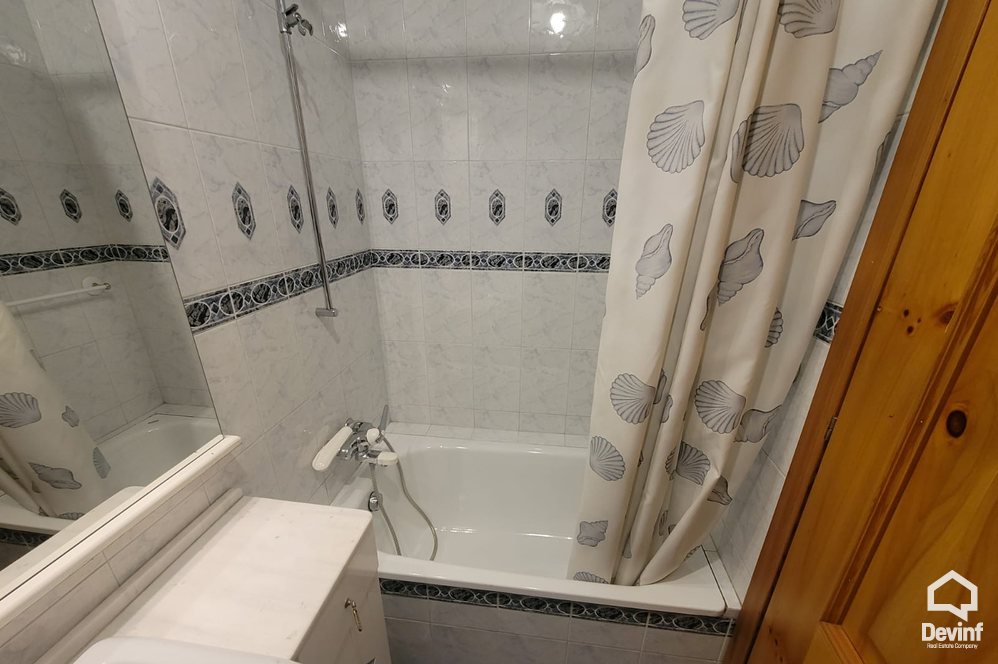 Tirane Qera Apartament 2+1 Apartament ne vile qe ndodhet ne qender te Tiranes apartament kat vile