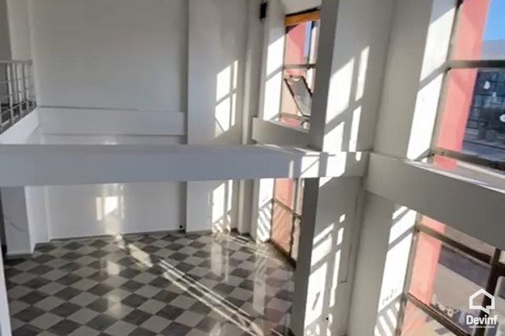 Durres Qera Dyqan  Dyqan tek Veliera ne qytetin e Durresit zyre dyqan spa bregdet klinike dentare qender estetike