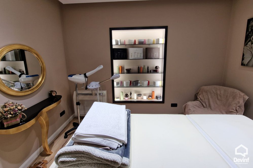 Tirane Qera Zyre  Zona e ish Bllokut qender estetike qender masazhi spa klinike