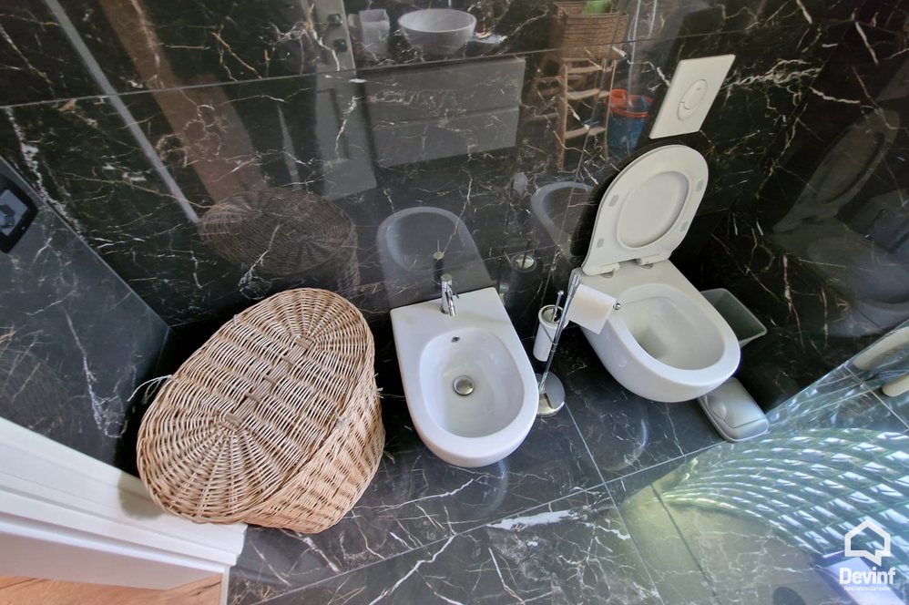 Tirane Qera Zyre  Zona e ish Bllokut qender estetike qender masazhi spa klinike