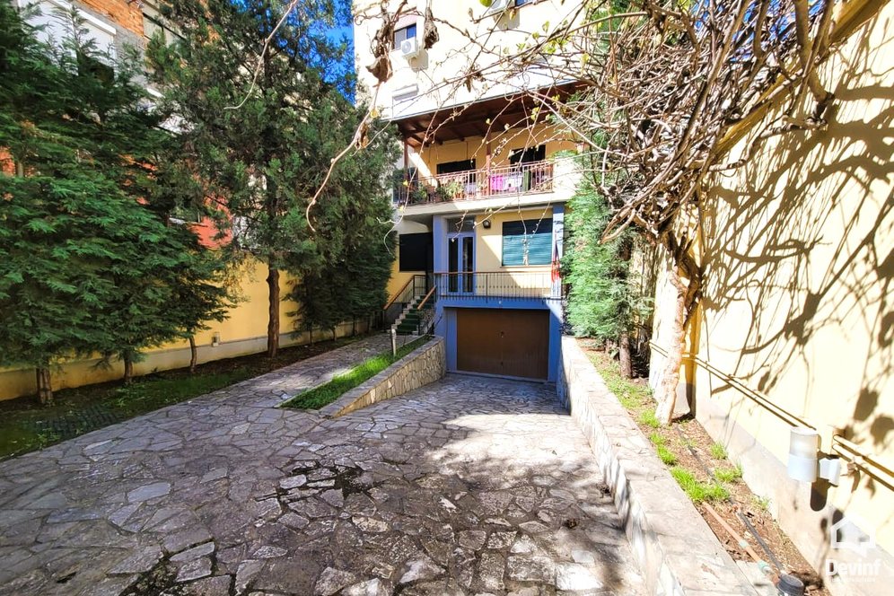 Tirane Qera Apartament Me shume se 4 dhoma  zyre zyre spa