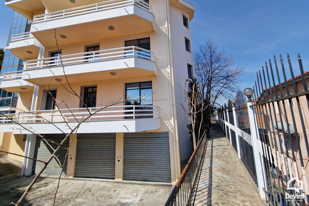 Tirane For Rent Villa Me shume se 4 dhoma A 5 store building located in Elbasan Street Office Villa Business Center Multifunctional Building shkolle kursesh Hotel