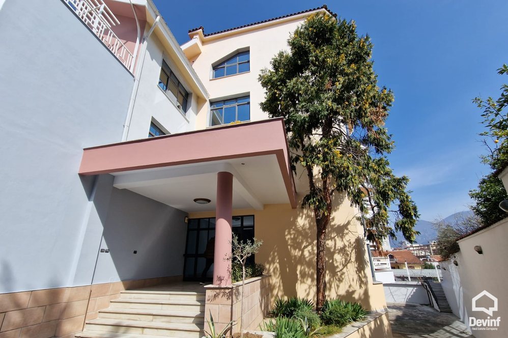 Tirane For Rent Villa Me shume se 4 dhoma A 5 store building located in Elbasan Street Office Villa Business Center Multifunctional Building shkolle kursesh Hotel