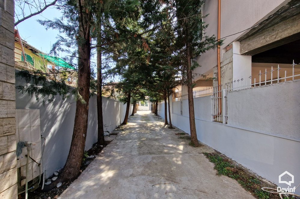 Tirane For Rent Villa Me shume se 4 dhoma A 5 store building located in Elbasan Street Office Villa Business Center Multifunctional Building shkolle kursesh Hotel