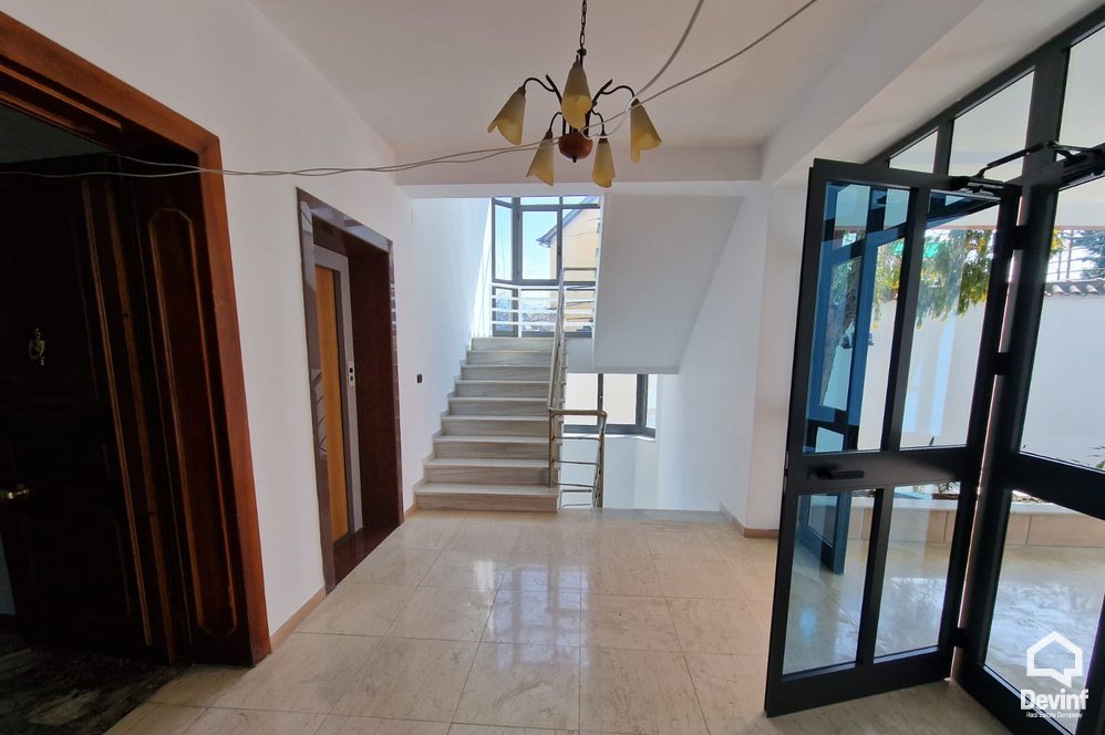 Tirane For Rent Villa Me shume se 4 dhoma A 5 store building located in Elbasan Street Office Villa Business Center Multifunctional Building shkolle kursesh Hotel