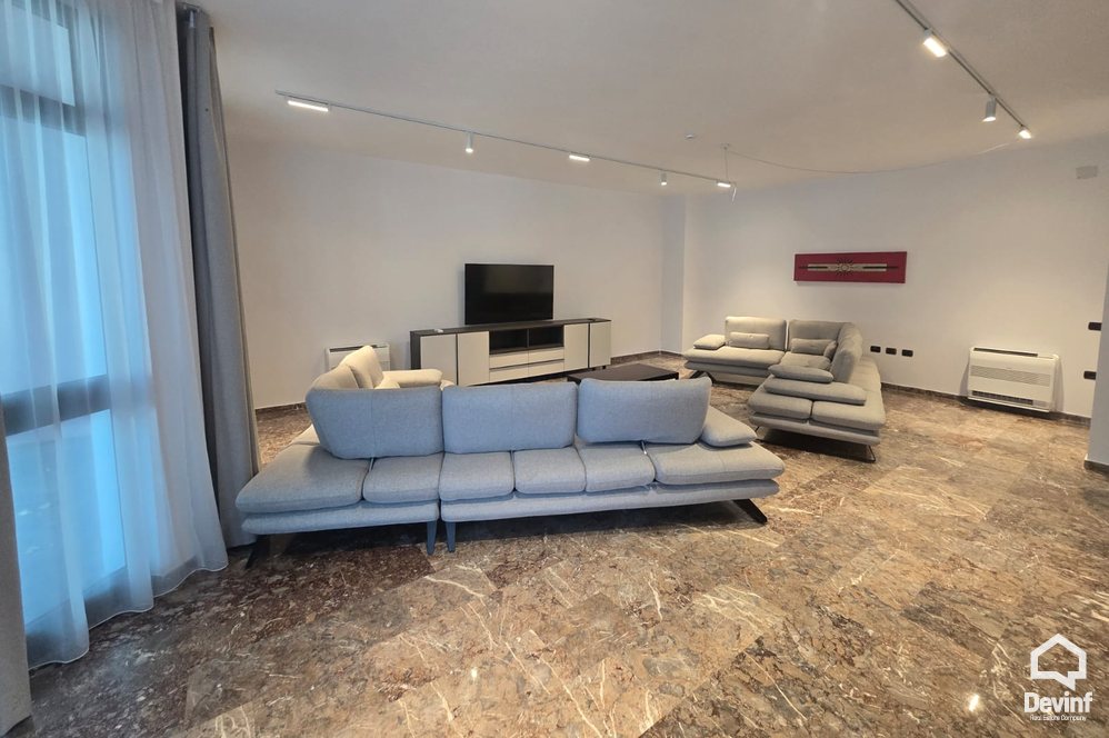 Tirane For Rent Villa Me shume se 4 dhoma A 5 store building located in Elbasan Street Office Villa Business Center Multifunctional Building shkolle kursesh Hotel