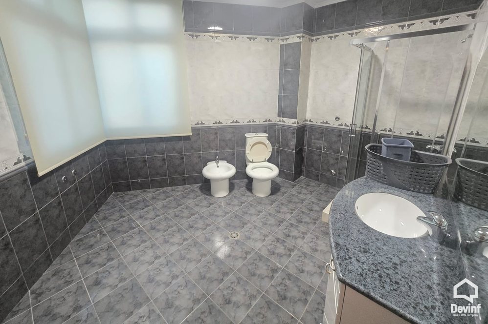 Tirane For Rent Villa Me shume se 4 dhoma A 5 store building located in Elbasan Street Office Villa Business Center Multifunctional Building shkolle kursesh Hotel