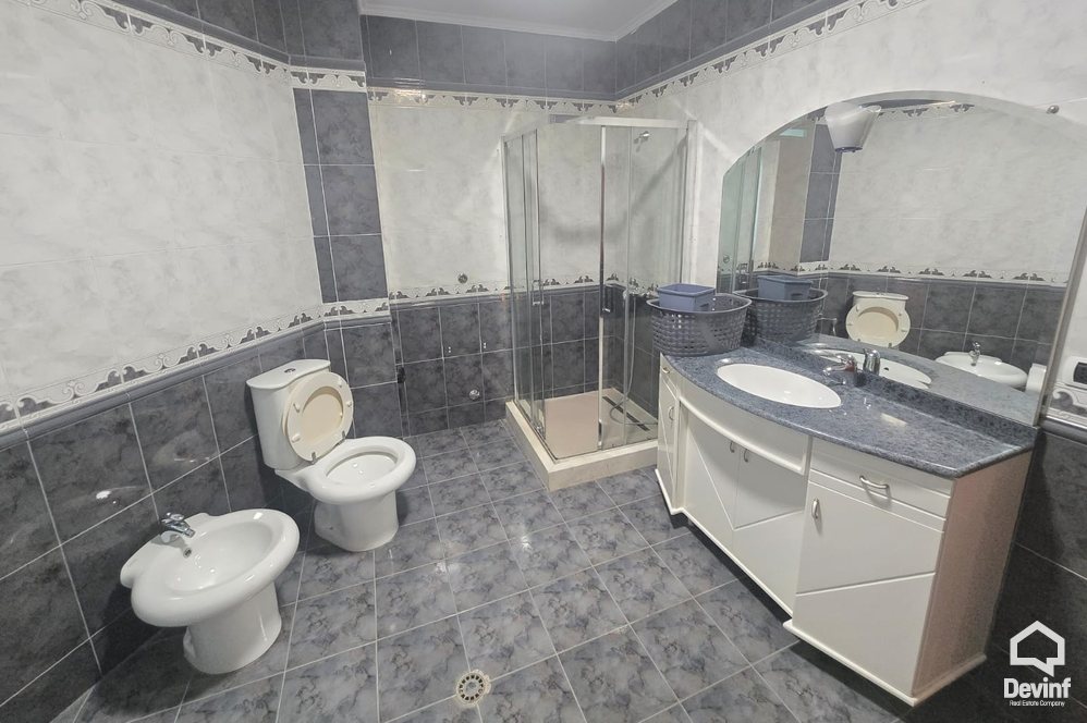 Tirane For Rent Villa Me shume se 4 dhoma A 5 store building located in Elbasan Street Office Villa Business Center Multifunctional Building shkolle kursesh Hotel