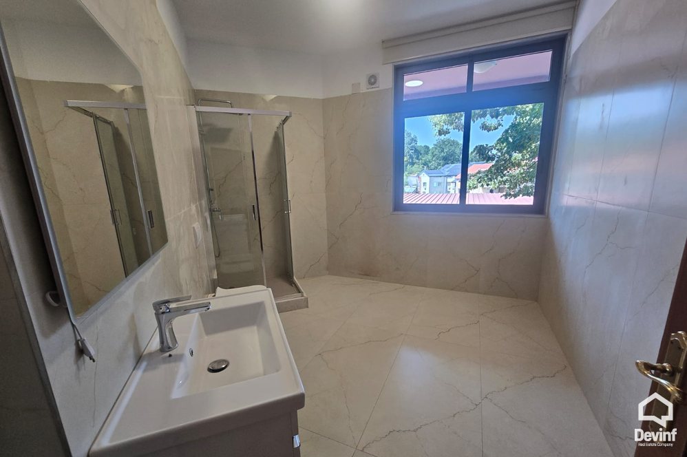 Tirane For Rent Villa Me shume se 4 dhoma A 5 store building located in Elbasan Street Office Villa Business Center Multifunctional Building shkolle kursesh Hotel