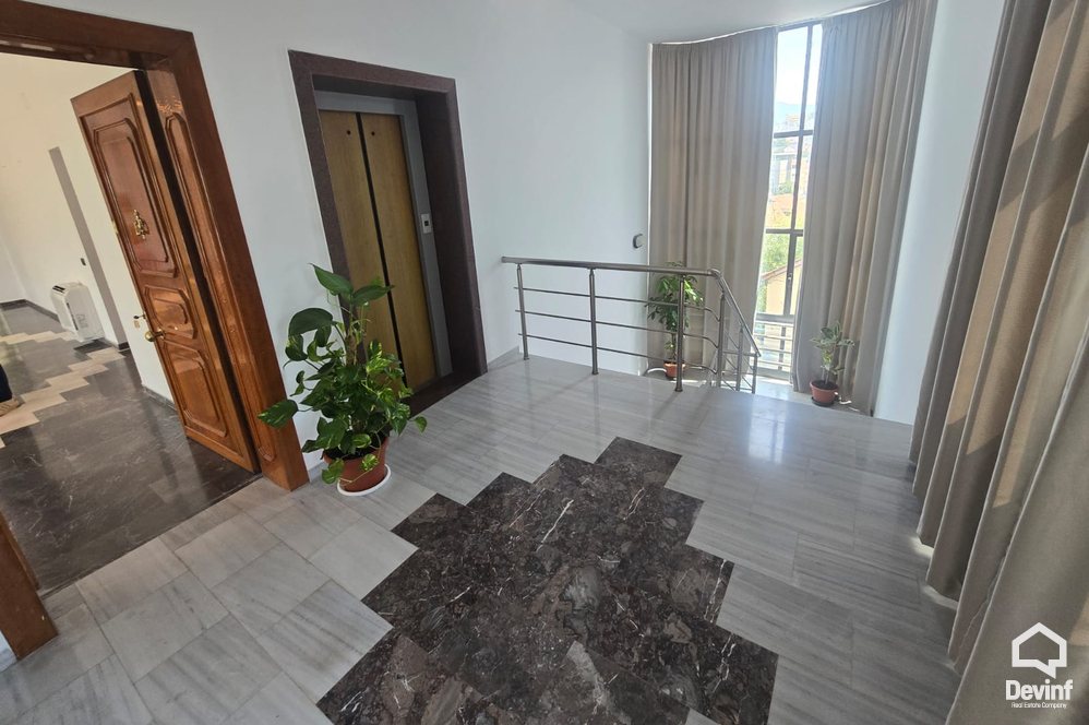 Tirane For Rent Villa Me shume se 4 dhoma A 5 store building located in Elbasan Street Office Villa Business Center Multifunctional Building shkolle kursesh Hotel